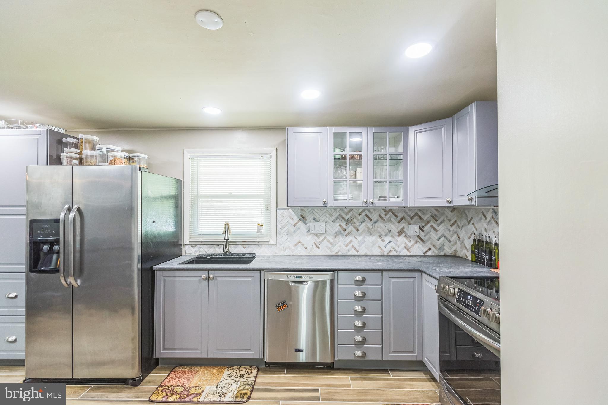 2403 Pinefield Road Waldorf, MD 20601 - Photo 4 of 42 Kitchen
