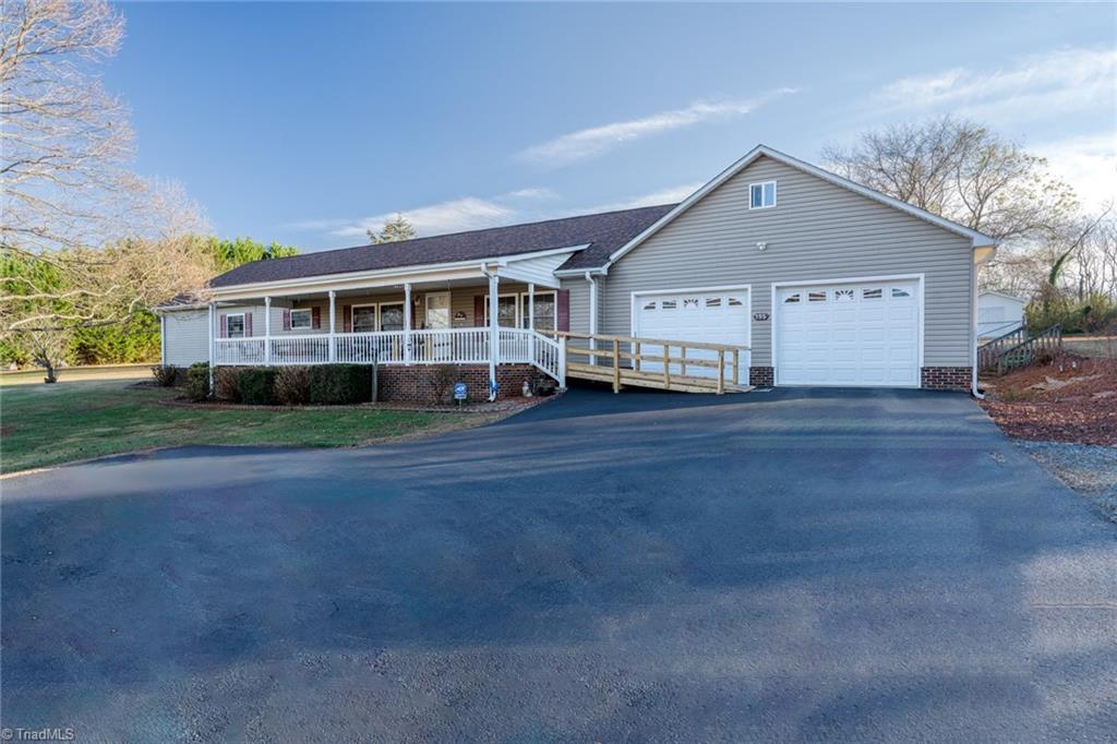 195 Golfcrest Road Denton, NC 27239 - Photo 1 of 24