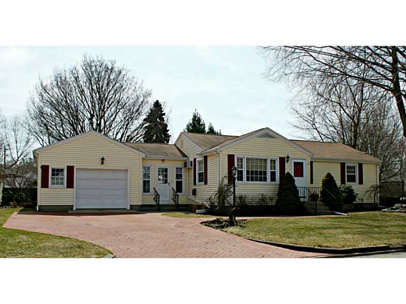 74 Greylock Road Bristol, RI 02809 - Photo 1 of 16 Exterior Front.