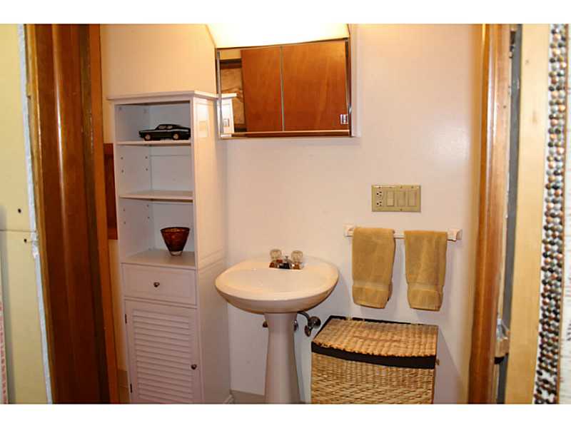 74 Greylock Road Bristol, RI 02809 - Photo 11 of 16 Bathroom. Half bath