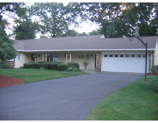25 Ridgeway Circle Springfield, MA 01118 - Photo 1 of 30
