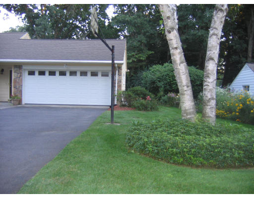 25 Ridgeway Circle Springfield, MA 01118 - Photo 3 of 30
