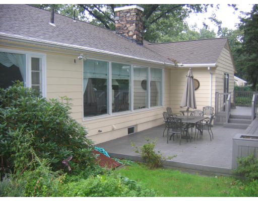 25 Ridgeway Circle Springfield, MA 01118 - Photo 4 of 30