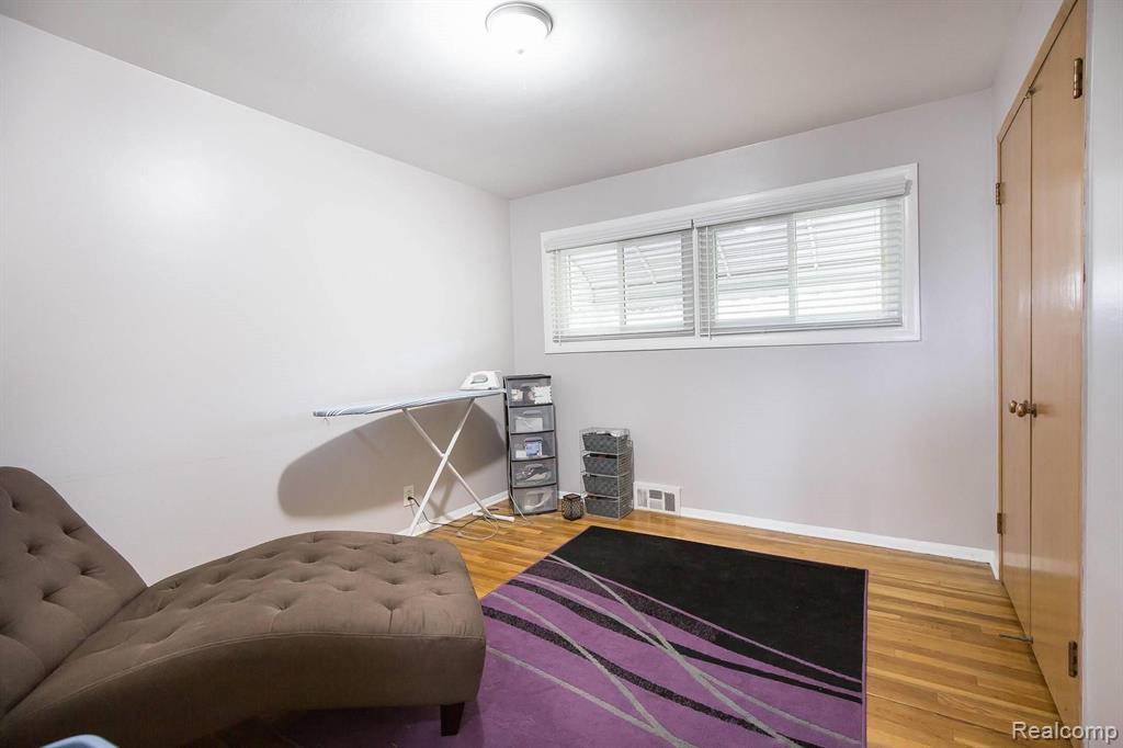 32315 Middlebelt Road Farmington Hills, MI 48334 - Photo 18 of 24
