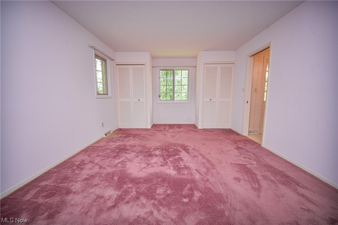 7551 West Pleasant Valley Road Cleveland, OH 44129 - Photo 16 of 35 First Floor Primary Bedroom