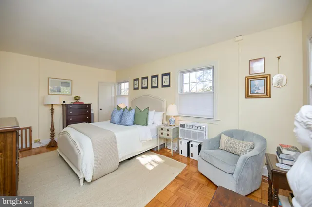 $2,550 | 1638 Mt Eagle Place, Alexandria, VA 22302