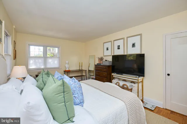 $2,550 | 1638 Mt Eagle Place, Alexandria, VA 22302