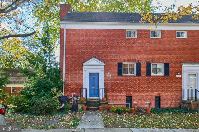 $2,550 | 1638 Mt Eagle Place, Alexandria, VA 22302