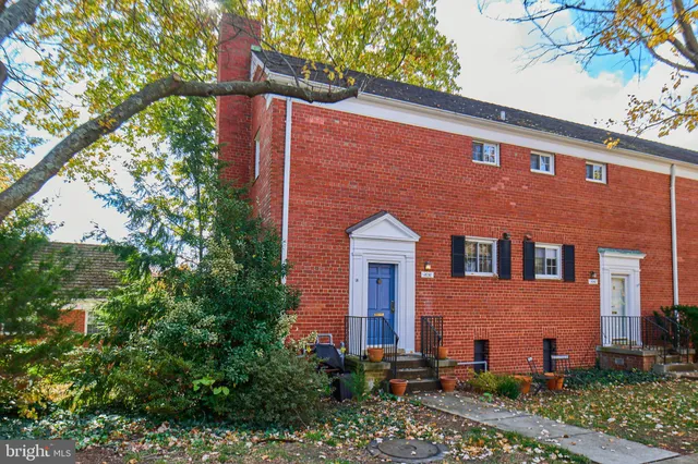 $2,550 | 1638 Mt Eagle Place, Alexandria, VA 22302