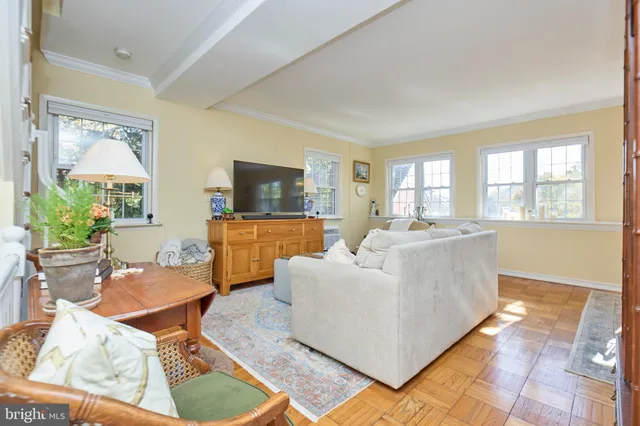 $2,550 | 1638 Mt Eagle Place, Alexandria, VA 22302