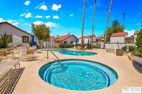 $515,000 | 2330 East Miramonte Circle, Unit C, Palm Springs, CA 92264