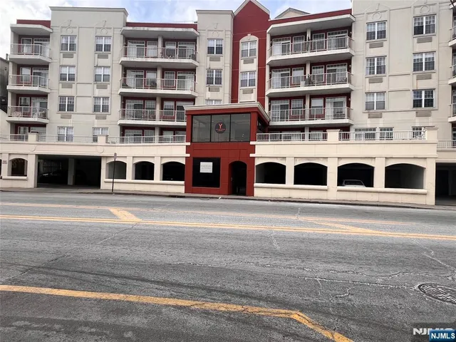 a large building with a lot of windows