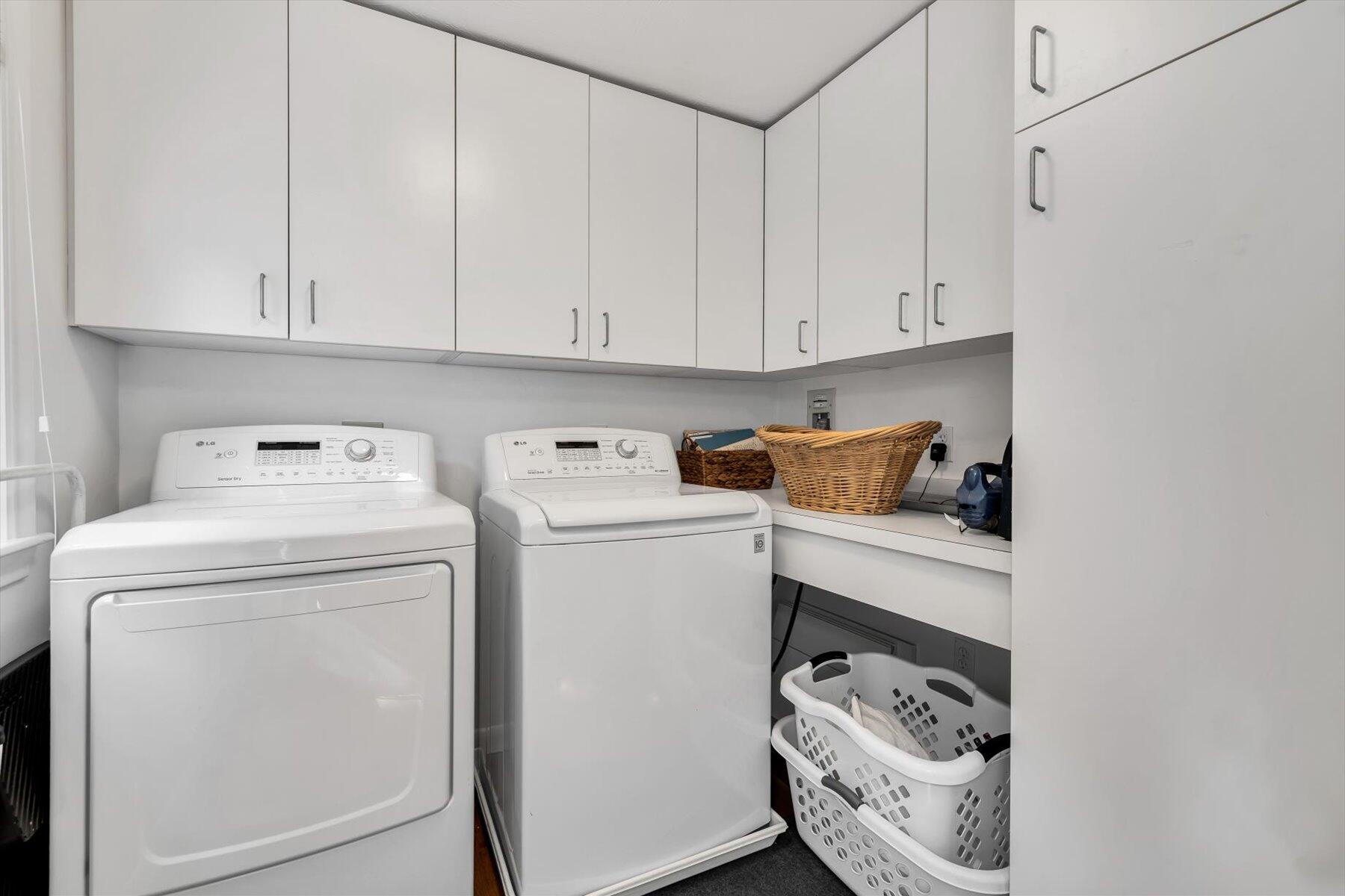 5 Tide Run Mashpee, MA 02649 - Photo 44 of 64 a utility room with dryer and washer