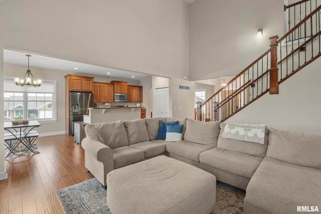 $539,900 | 27 Blackstone Circle, Le Claire, IA 52753