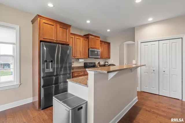 $539,900 | 27 Blackstone Circle, Le Claire, IA 52753