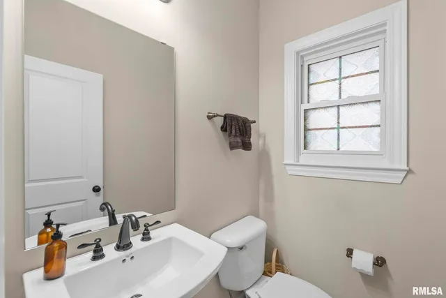 $539,900 | 27 Blackstone Circle, Le Claire, IA 52753