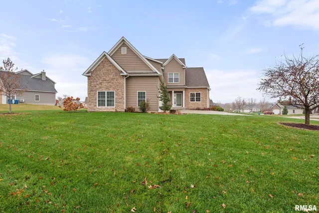 $539,900 | 27 Blackstone Circle, Le Claire, IA 52753