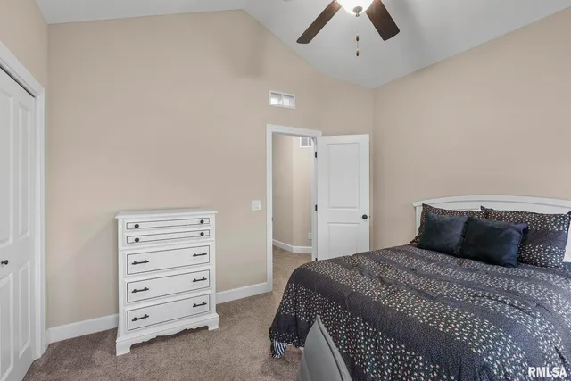 $539,900 | 27 Blackstone Circle, Le Claire, IA 52753