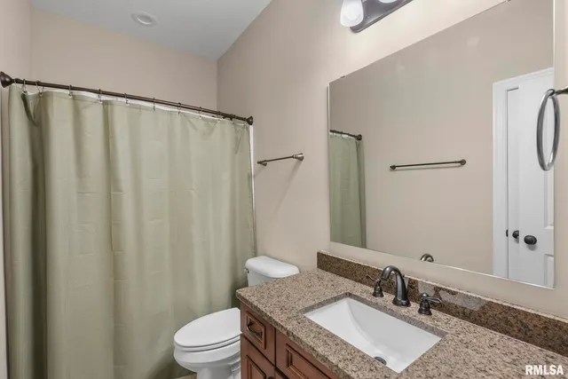 $539,900 | 27 Blackstone Circle, Le Claire, IA 52753