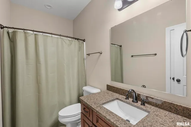 $539,900 | 27 Blackstone Circle, Le Claire, IA 52753