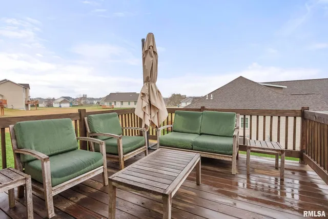 $539,900 | 27 Blackstone Circle, Le Claire, IA 52753