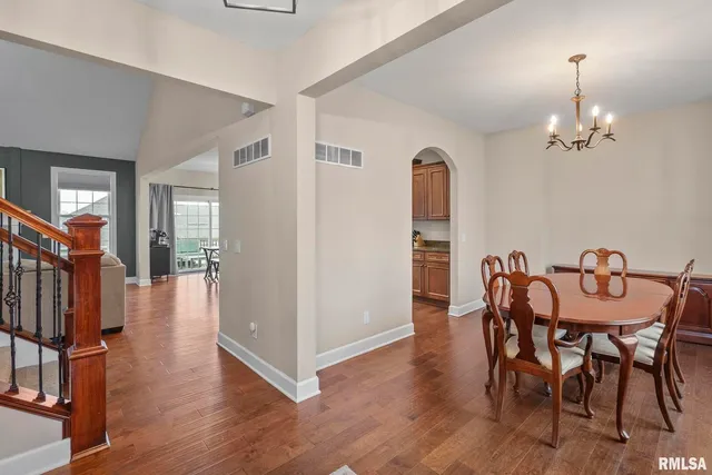 $539,900 | 27 Blackstone Circle, Le Claire, IA 52753