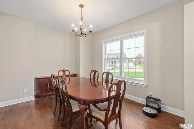 $539,900 | 27 Blackstone Circle, Le Claire, IA 52753