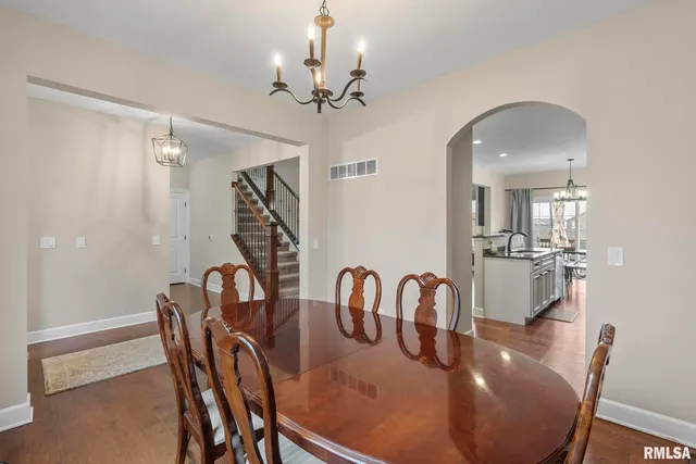 $539,900 | 27 Blackstone Circle, Le Claire, IA 52753