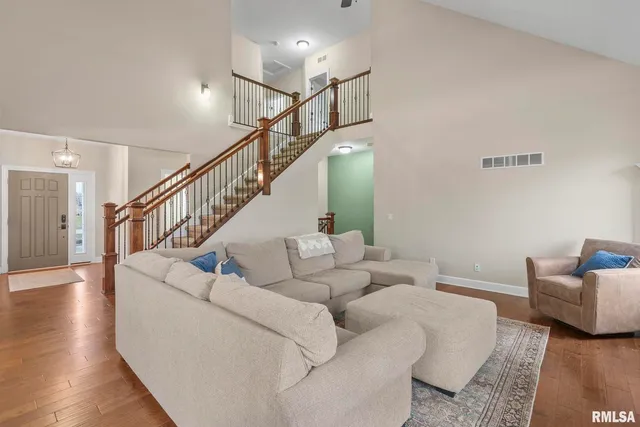 $539,900 | 27 Blackstone Circle, Le Claire, IA 52753