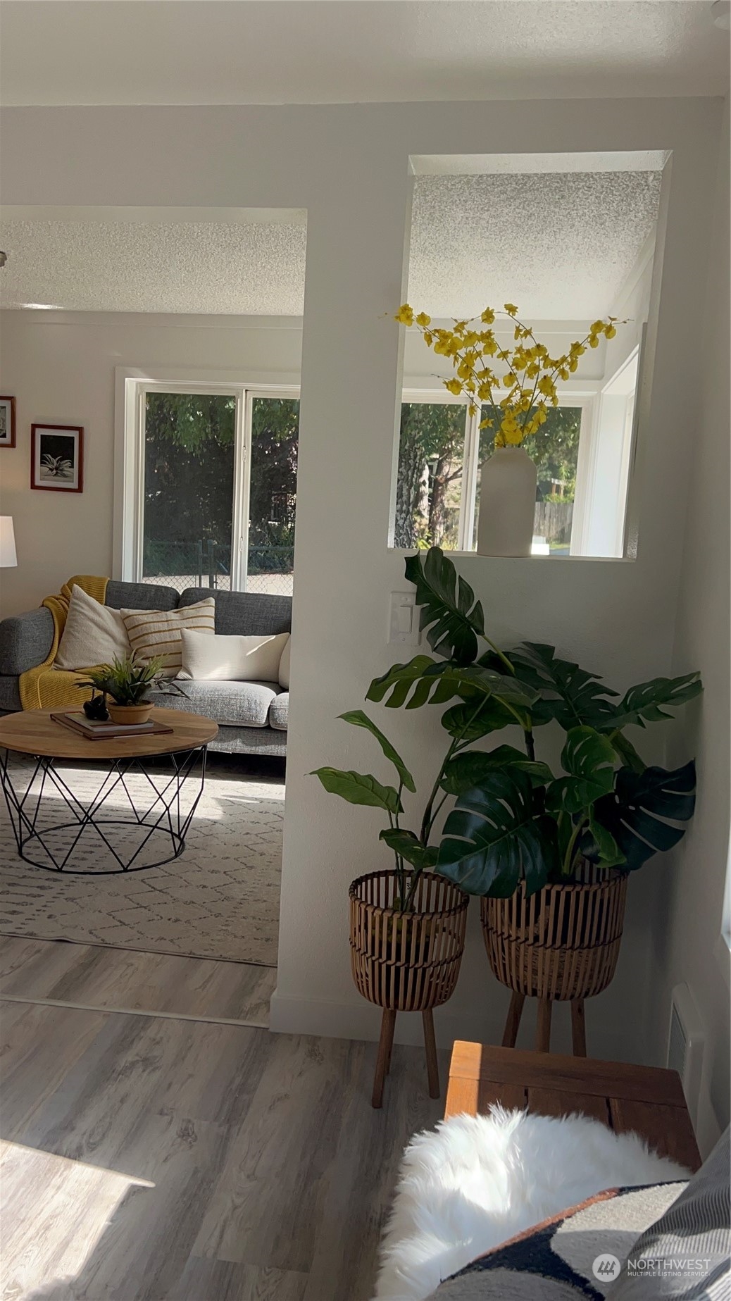 8843 3rd Avenue South Seattle, WA 98108 - Photo 20 of 39 a lobby with furniture and a potted plant