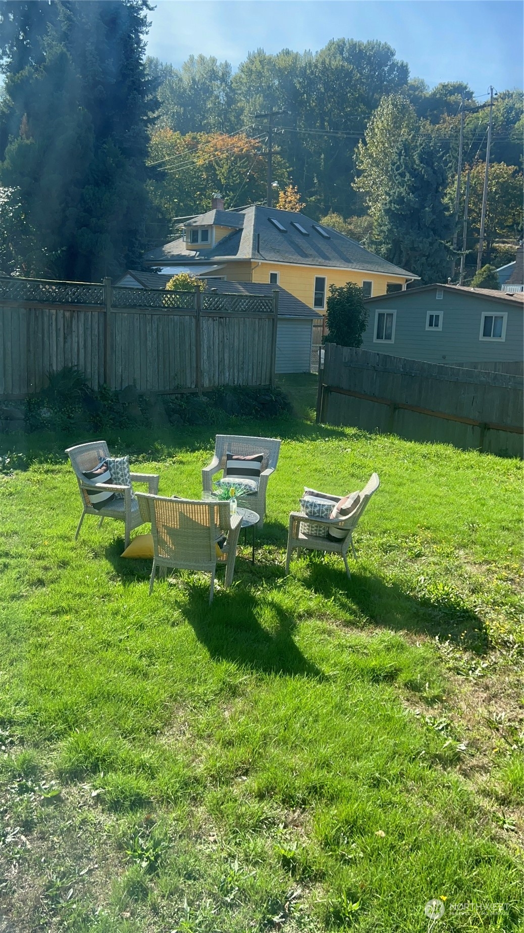 8843 3rd Avenue South Seattle, WA 98108 - Photo 33 of 39 a garden view with a seating space
