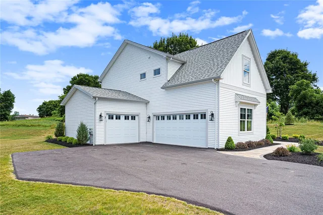 $534,900 | 73 Chase Meadow Trail, Mendon, NY 14472