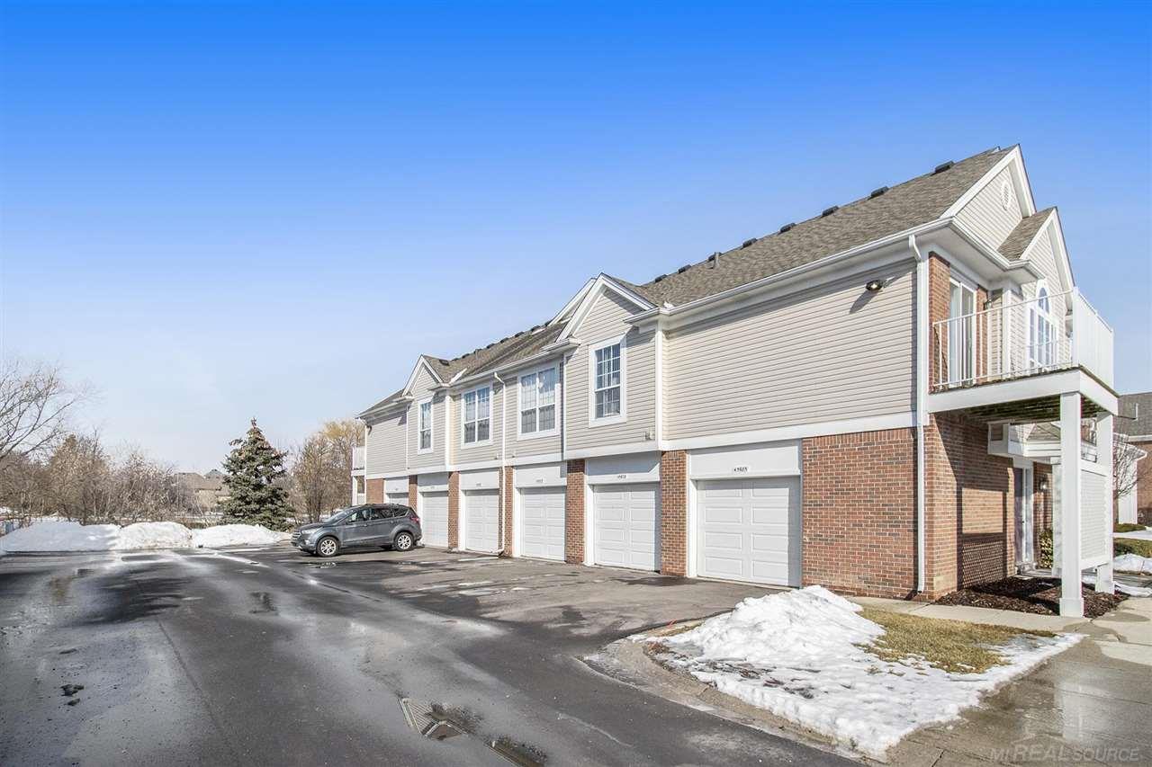 45979 Rhodes Drive Macomb, MI 48044 - Photo 4 of 15 50066326-3.JPG