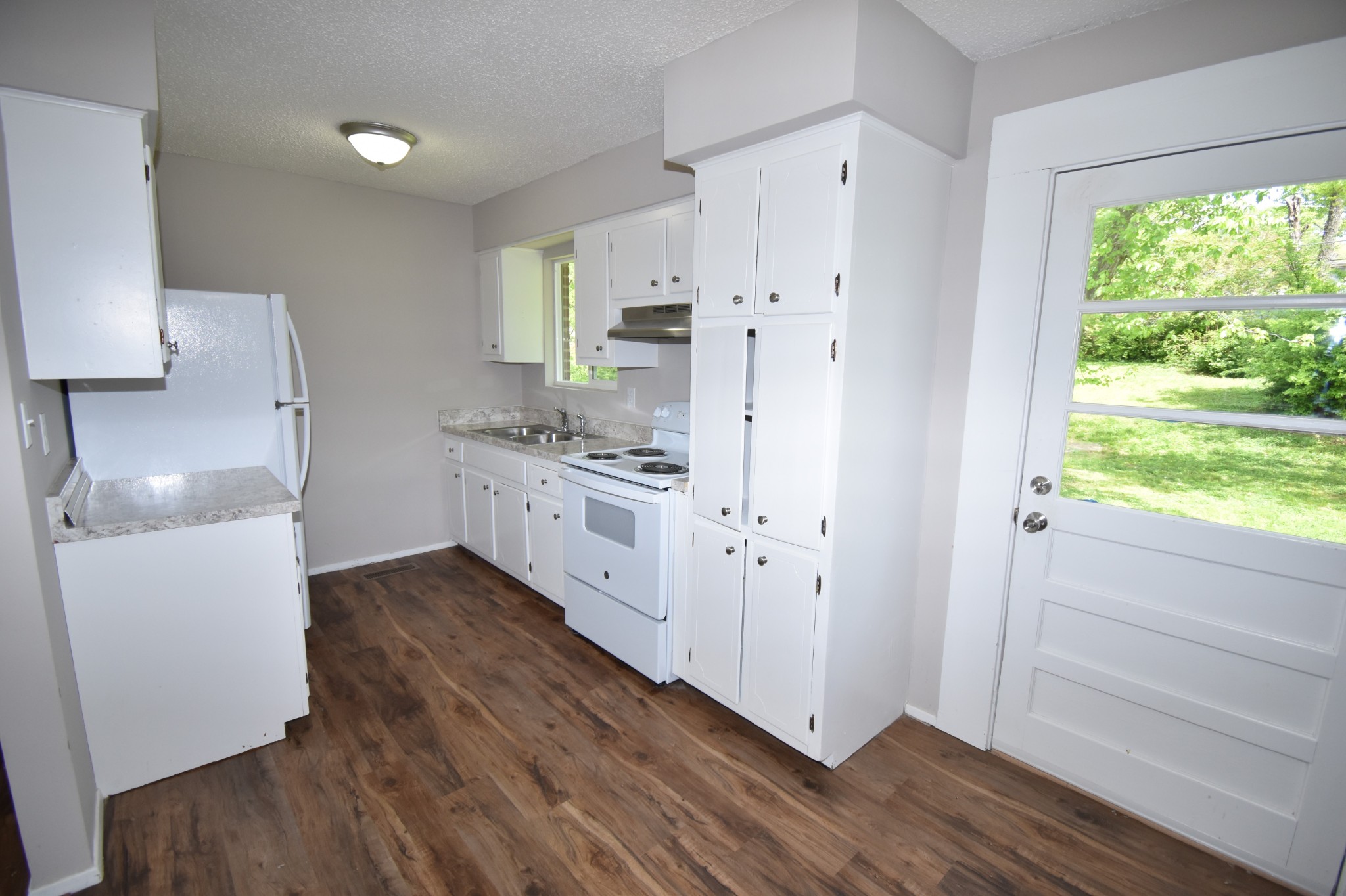 114 Bluegrass Road Clarksville, TN 37042 - Photo 5 of 23