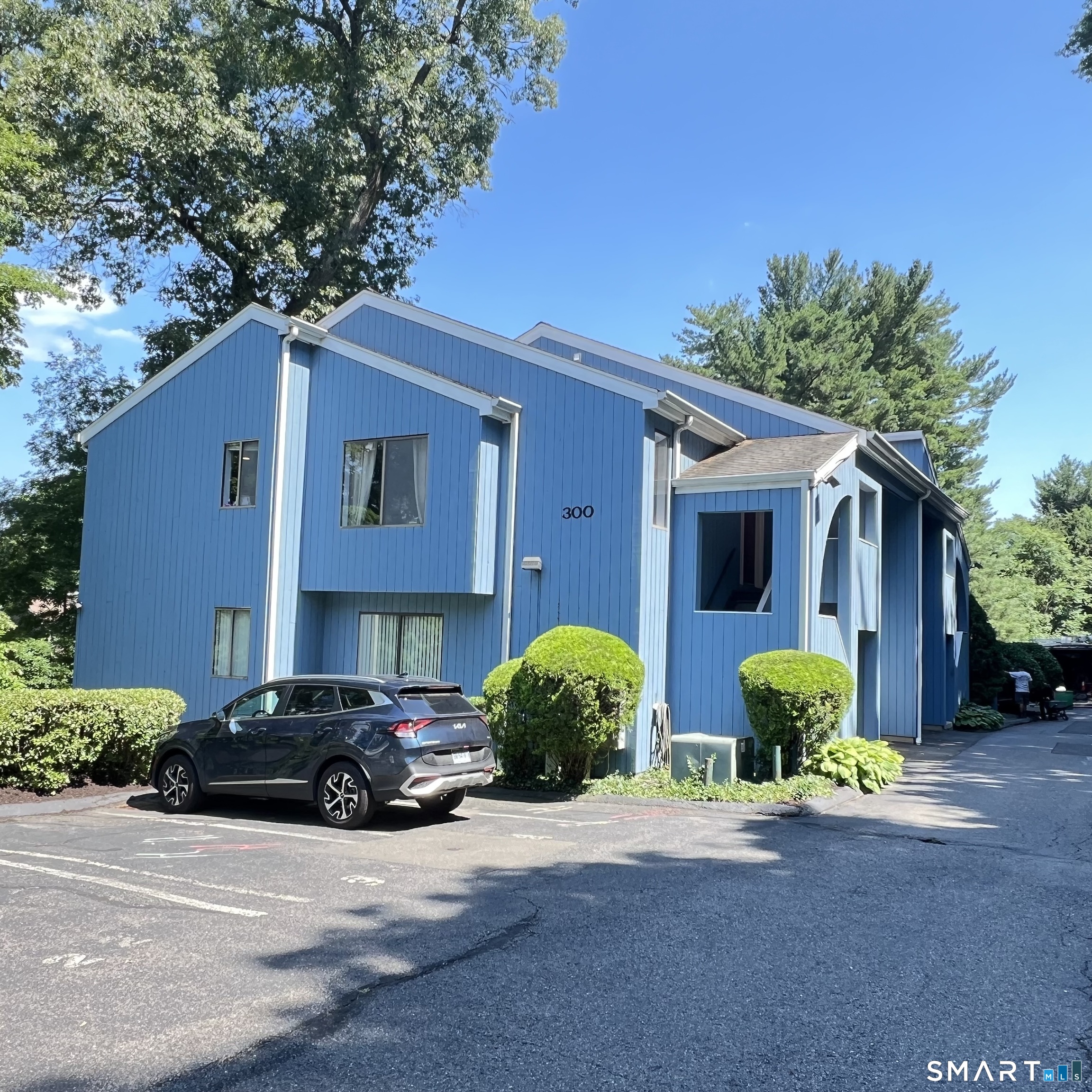 300 Flax Hill Road, Unit 4 Norwalk, CT 06854 - Photo 2 of 20