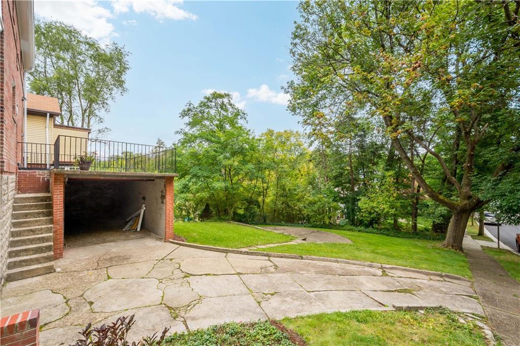 220 Cochran Road Mt. Lebanon, PA 15228 - Photo 4 of 35 a view of backyard with a garden and entertaining space
