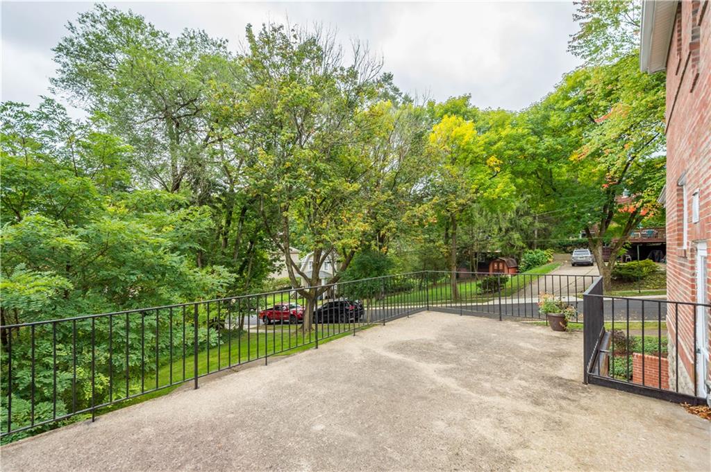 220 Cochran Road Mt. Lebanon, PA 15228 - Photo 7 of 35