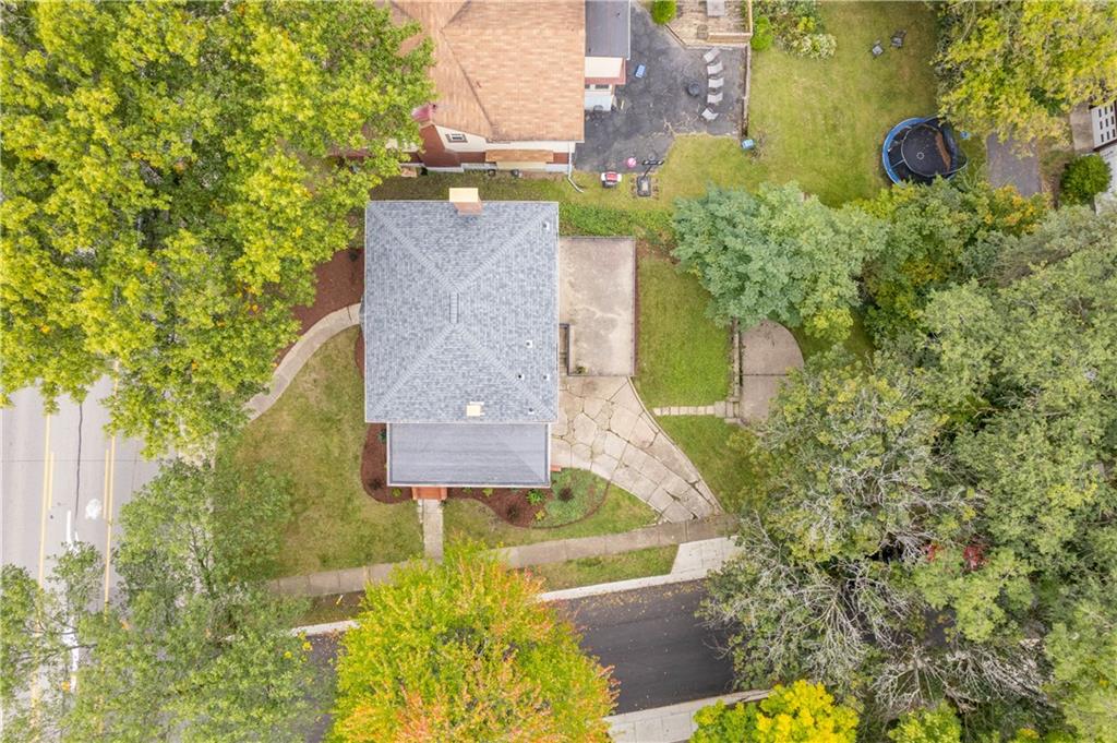 220 Cochran Road Mt. Lebanon, PA 15228 - Photo 8 of 35