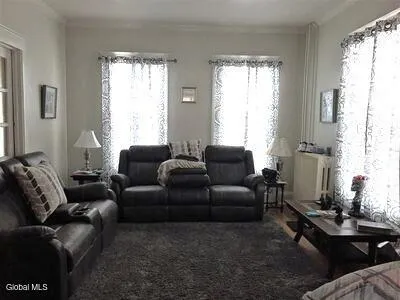 $565,000 | 484 Kenwood Avenue, Bethlehem, NY 12054