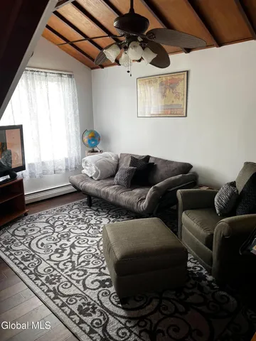 $565,000 | 484 Kenwood Avenue, Bethlehem, NY 12054