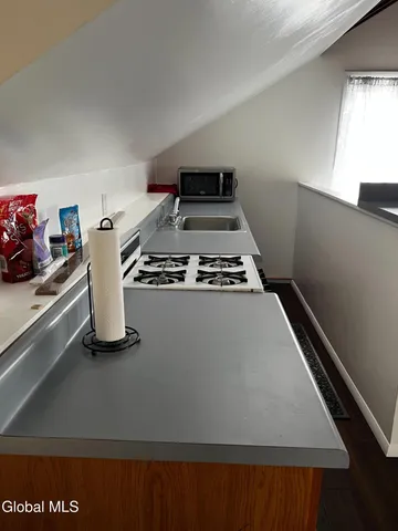 $565,000 | 484 Kenwood Avenue, Bethlehem, NY 12054