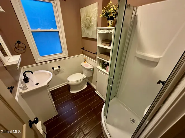 $565,000 | 484 Kenwood Avenue, Bethlehem, NY 12054