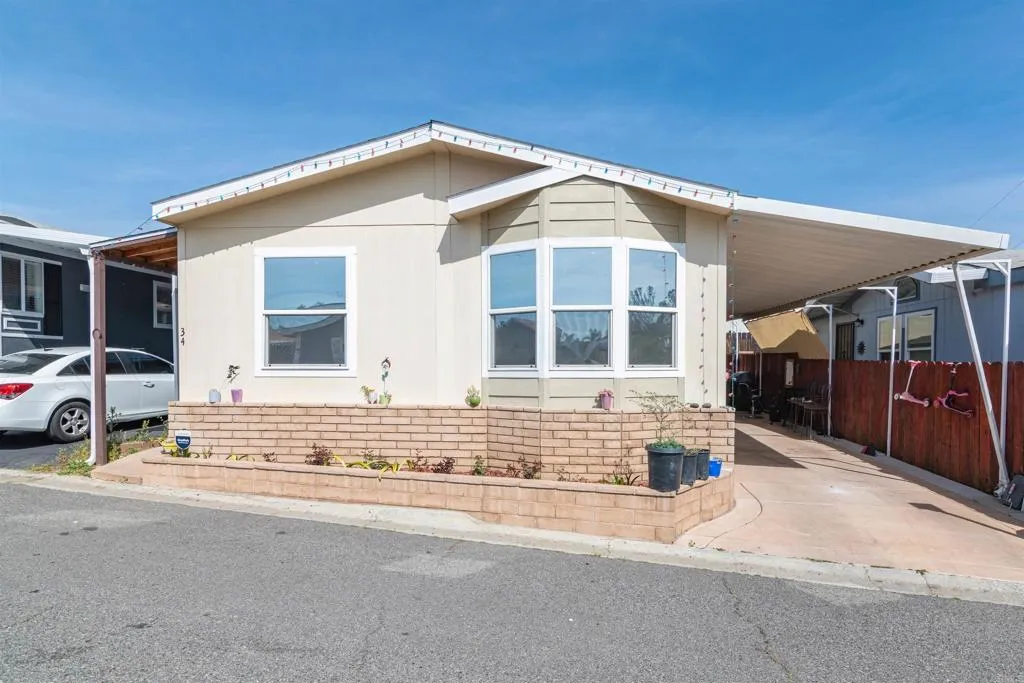 1638 Calavo Road, Unit 34 Fallbrook, CA 92028 - Photo 1 of 17 Gallery Image 1