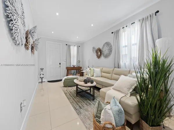 $4,600 | 8781 Northwest 98th Court, Unit 8781, Doral, FL 33178