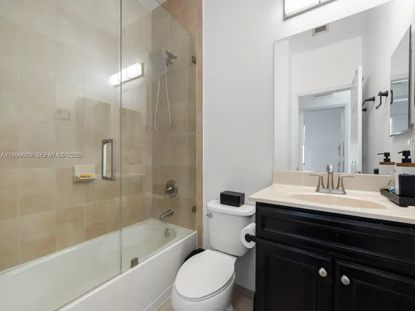$4,600 | 8781 Northwest 98th Court, Unit 8781, Doral, FL 33178
