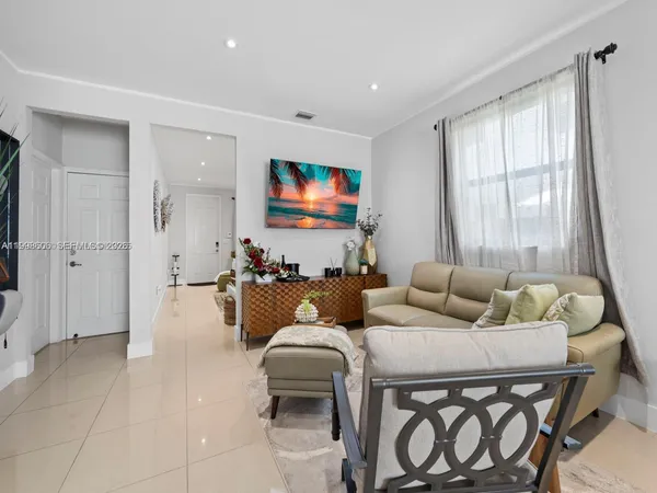 $4,600 | 8781 Northwest 98th Court, Unit 8781, Doral, FL 33178