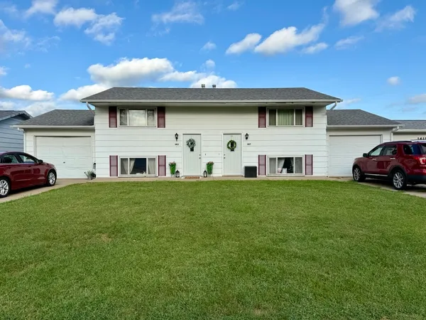 $179,000 | 1415 11th Street, Silvis, IL 61282