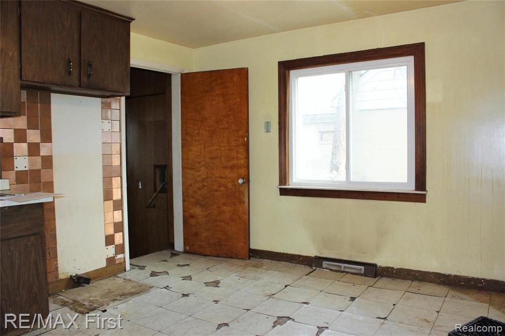 8287 State Park Center Line, MI 48015 - Photo 5 of 13