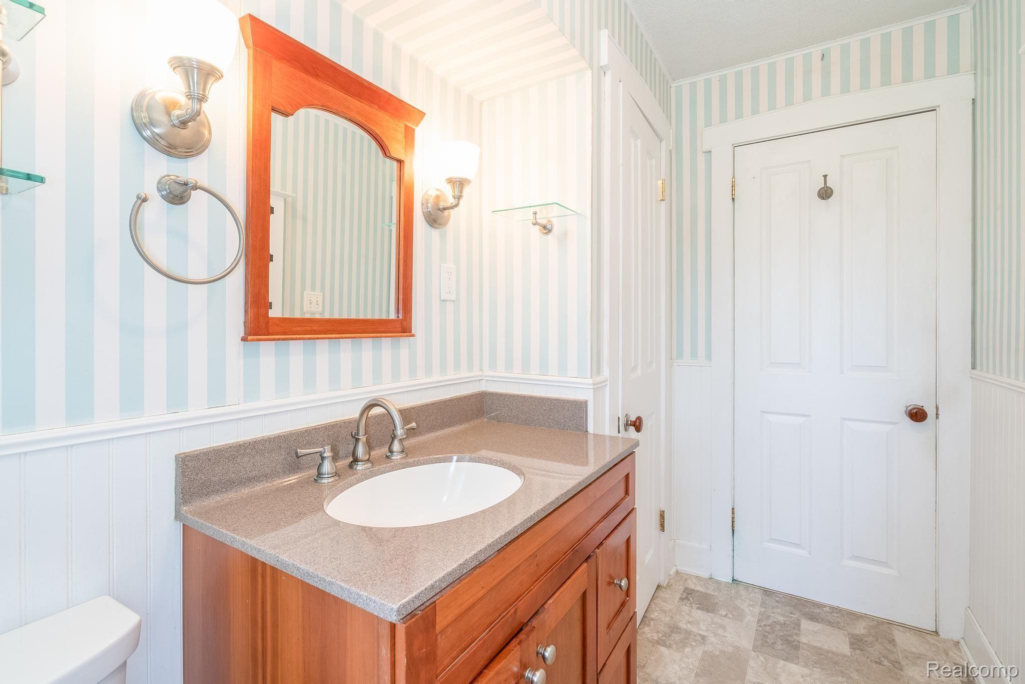 25326 Waltz Road New Boston, MI 48164 - Photo 8 of 36 25326 waltz-2501.jpg