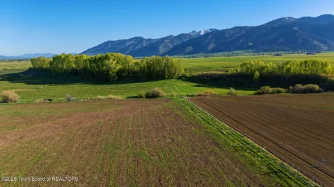 $785,000 | 122 County Road 122, Thayne, WY 83127